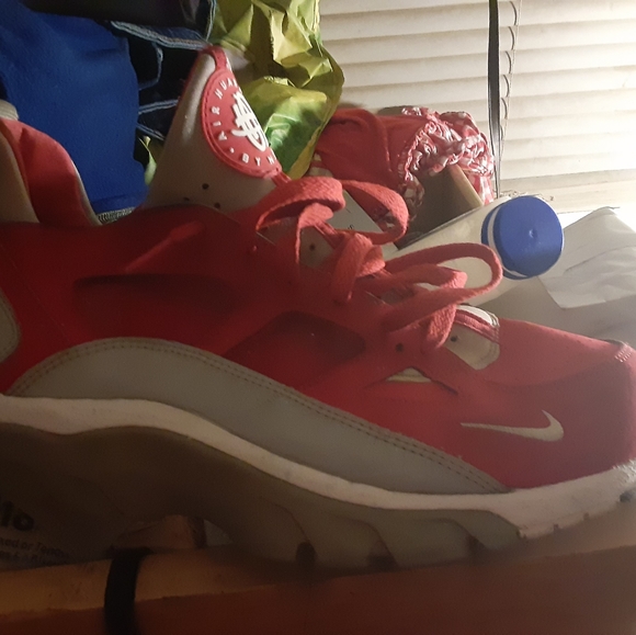 Nike shoes - Picture 4 of 4